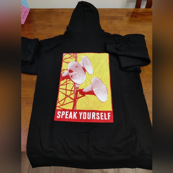 Brand New BTS Speak Yourself Zip Up Hoodie Megaphone Black size S/M/L - Picture 2 of 5